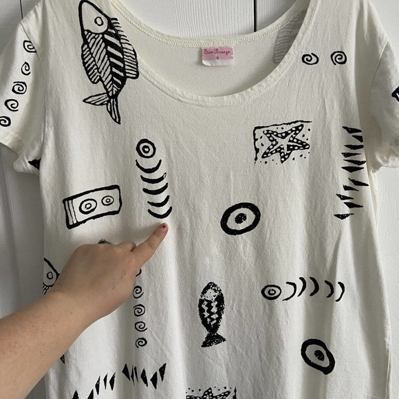Sea Breeze Size Small Graphic T-Shirt Coverup White with Black Sea Themed Print - Picture 6 of 9
